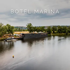 Botel Marina, Praga